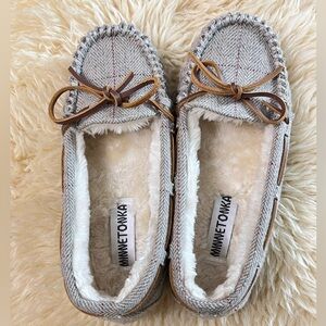 Minnetonka Slippers
